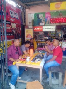 Kanit intel polsek Manduamas Josua Tarigan Temu Ramah dengan Beberapa media dan Lsm KCBI di wilayah Hukum Polsek Manduamas