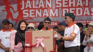 Bupati Dadang Supriatna Hadir di Tengah-tengah Ribuan Peserta Jalan Sehat dan Senam Bedas