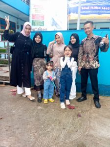 Putri Kang Dedi Ungkap Kebahagiaan  Saat Pelepasan Peserta Didik IX Tahun Ajaran 2023/2024, SMPN 1 Cisaat