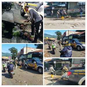 Kegiatan Kerjabakti sebagi salah satu peran serta Polri dalam menyikapi dan antisipasi paska turun hujan oleh Kapolsek Cimaung