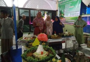 Sambut Tahun Baru Islam 1446-H Warga Perumahan GPM Pawai Obor Dan Makan Bersama Penuh Dengan Khidmat