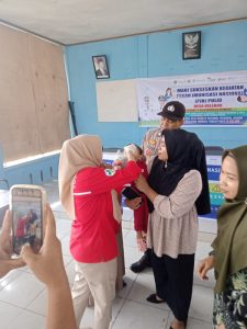 Edi Purna Irawan,S.Sos Pj Kepala  Desa Kelebuk Adakan Kegiatan Imunisasi Polio Anak 0-7 Tahun 2024