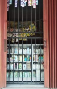 Penjual Obat Jenis Tramadol Dan Exsimer Sangat meresahkan warga Berkedok Toko Kosmetik Di Kp Pasir Ranji Desa Pasir Ranji Jawa Barat
