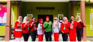 Ratusan Warga Desa Sebauk Sangat Antusias Mengikuti Senam yang di Laksanakan Mahasiswa Siswi KKM
