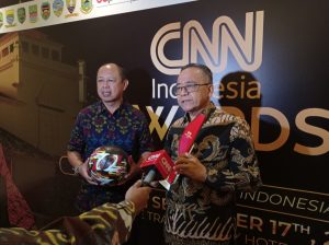 H.Iyos Somantri Raih Penghargaan Outstanding Nature Conservation Leader di Ajang CNN Indonesia Award 2024