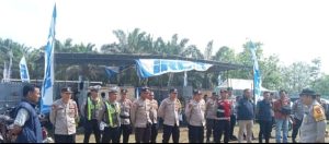Polres Musi Rawas Polsek Megang Sakti,Kerahkan Puluhan Personel Kawal Pengamanan Grass Track di Desa Sumber Rejo