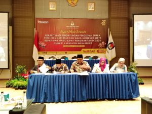 Hasil Rekapitulasi KPU Majalengka Untuk Bupati Paslon Eman-Dena  Unggul