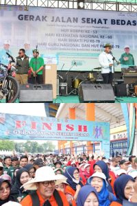 Gerak Jalan Sehat Bedas: Bupati Bandung Ajak Semua Pihak Mendukung dan Berkomitmen Meningkatkan Pelayanan Publik