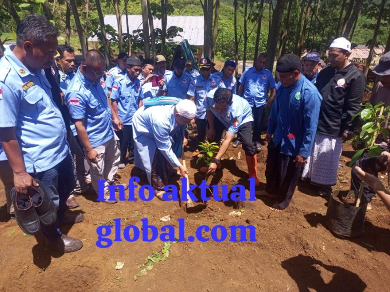 Penanaman Pohon Produktif Wujudkan Indonesia Emas 2045, Ponpes Agro Daarussagaf 2 Bersinergi Bersama  DPD GPN 08 Jawa Barat dan Masyarakat dalam Mewujudkan Ketahanan Pangan Nasional