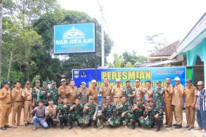 BUPATI AGUS ISTIQLAL RESMIKAN SALURAN AIR BERSIH DI TALANG MERANJAT TANJUNG SETIA