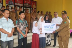 Kepala Cabang BPJS Ketenagakerjaan Padang Sidempuan Berikan Santunan JKK Korban Kecelakaan