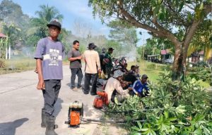 Pemerintah Desa Penebal Melaksanakan Kegiatan Gotong Royong Masal Di Wilayah Dusun Simpang Mahang