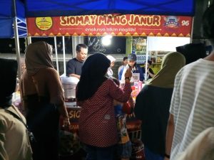 Paling Enak dan Banyak Disukai Kaum Milenial ? Siomay Mang Janur Kuliner Paling Favorit di Mambo Kuliner