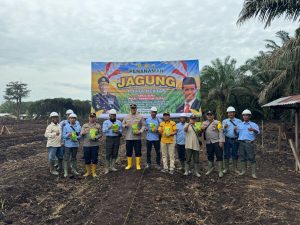 Dukung Program Asta Cita Presiden, Polsek Pujud Polres Rohil Penanaman Jagung 1 Juta Hektare