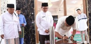 Sekda Kota Lubuk Linggau Resmikan Masjid HM Syukur Kelurahan Sukajadi