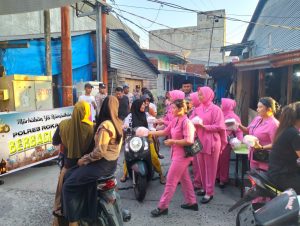 Marhaban ya Ramadhan dari Polsek Panipahan Polres Rohil, Bersama Bhayangkari Ranting Bagikan Takjil