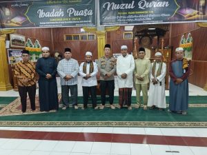 Wujud Kedekatan Polri dengan Masyarakat, Polsek Pujud Polres Rohil Bersamai Acara Peringatan Nuzul Quran Ramadhan 1446.H