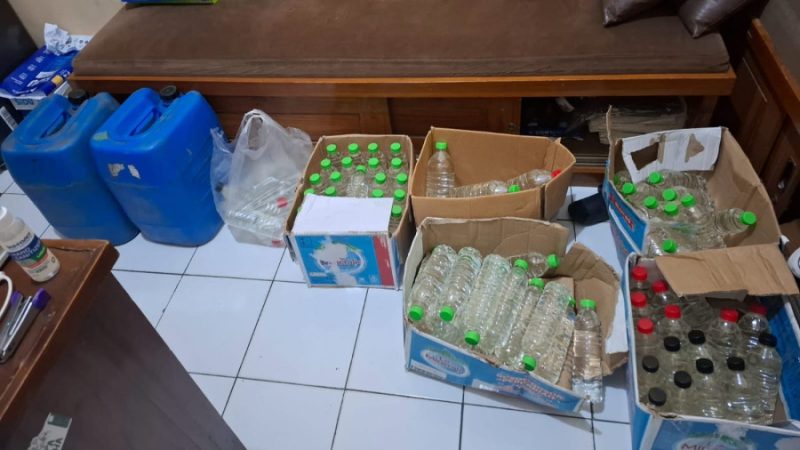 Jelang Lebaran, Ratusan Botol Ciu Diamankan  Sat Narkoba Polres Majalengka