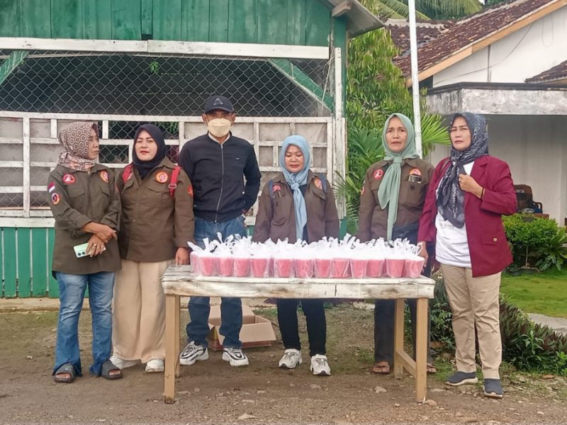 Berkah Ramadan,Dewan pimpinan kabupaten (DPK) Inspirasi Wanita Nusantara Indonesia  Bagikan Ratusan Takjil Gratis dan sembako ke Masyarakat