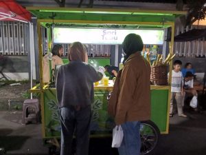 Manis dan Menyegarkan ! Es Dewi Tebu Rasa Khas Banget, Hanya Ada di Tenant Mambo Kuliner Nite Kota Tasik