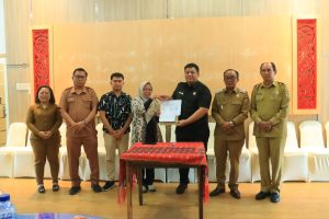 BUPATI SAMOSIR TERIMA HIBAH BARANG MILIK NEGARA RUSUN RSUD dr. HADRIANUS SINAGA DARI KEMENTERIAN PUPR